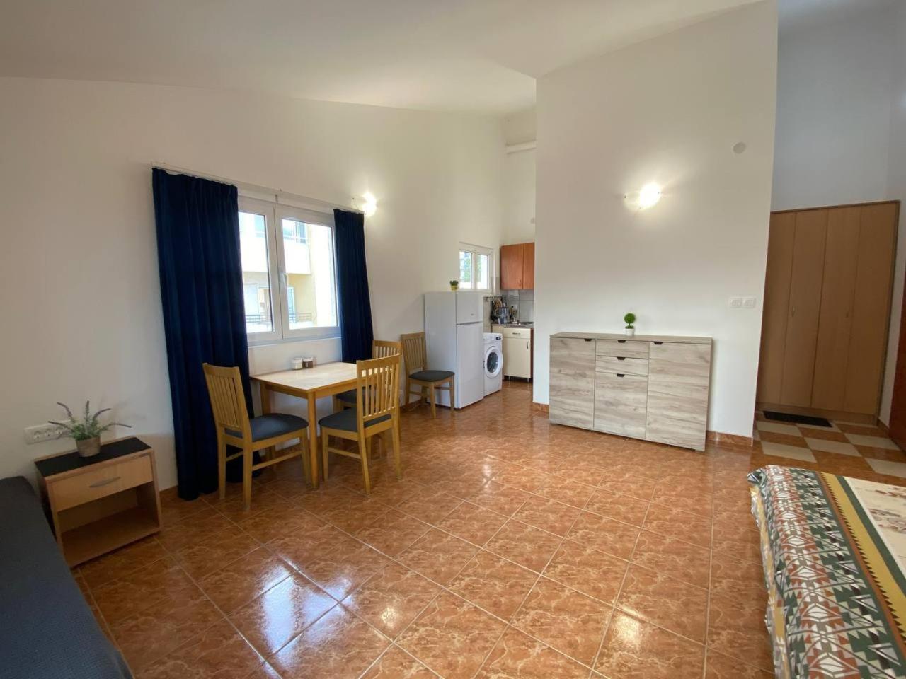 Alina'S Apartment Becici  Bagian luar foto