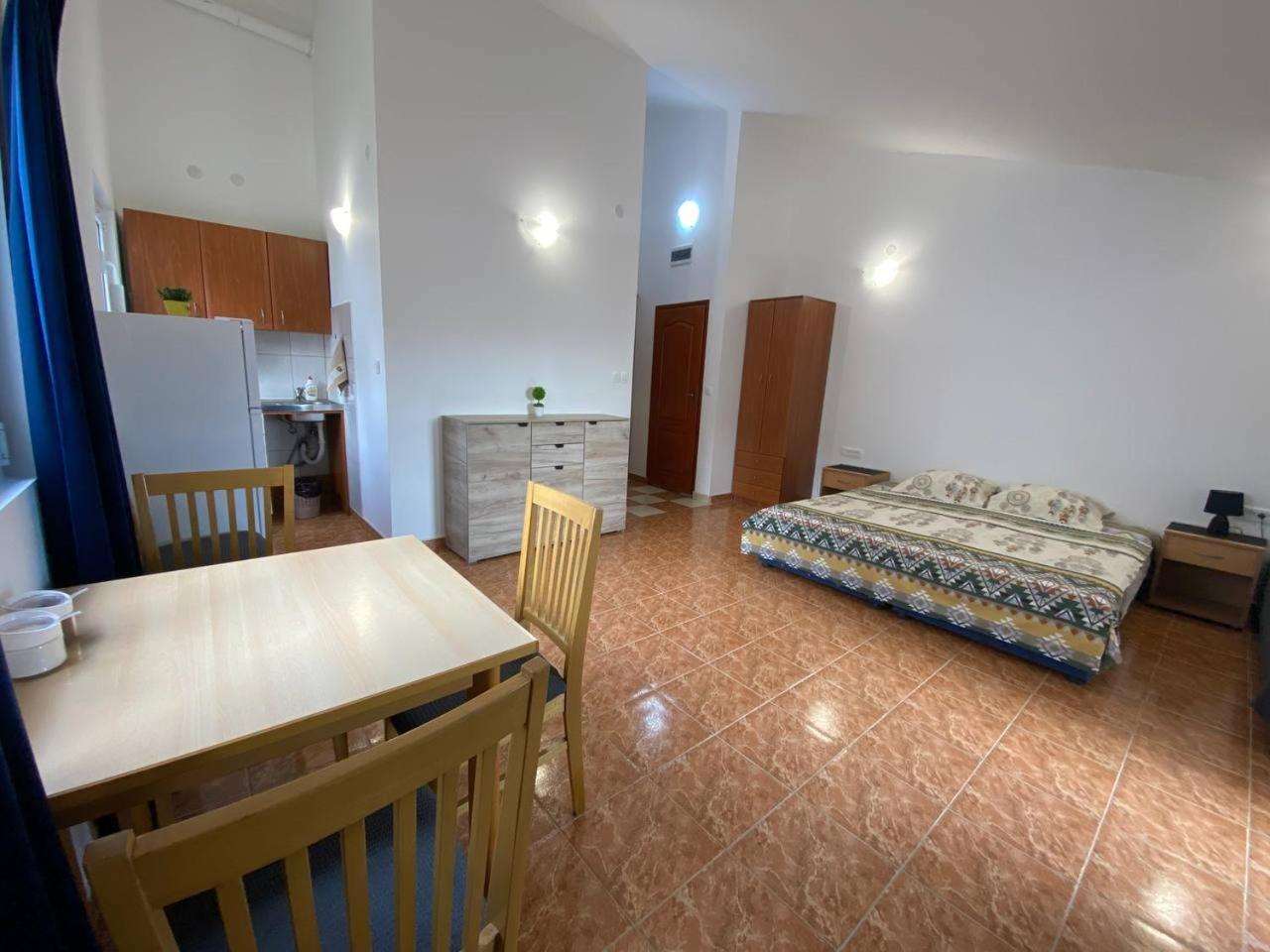 Alina'S Apartment Becici  Bagian luar foto