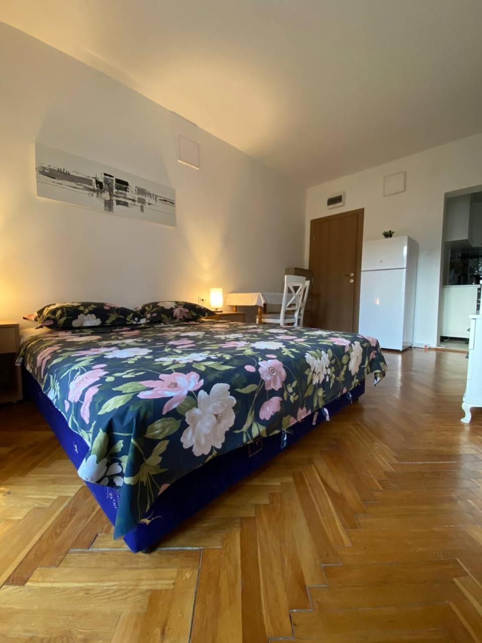 Alina'S Apartment Becici  Bagian luar foto